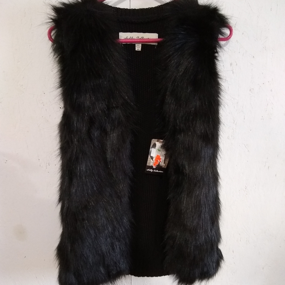 NWT Black faux fur front sweater vest size small